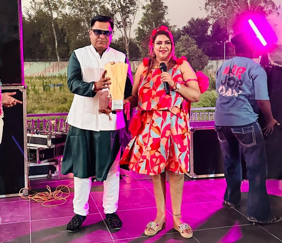 MK Bhatia inspires women at a poolside summer party – “Do every task with all your heart