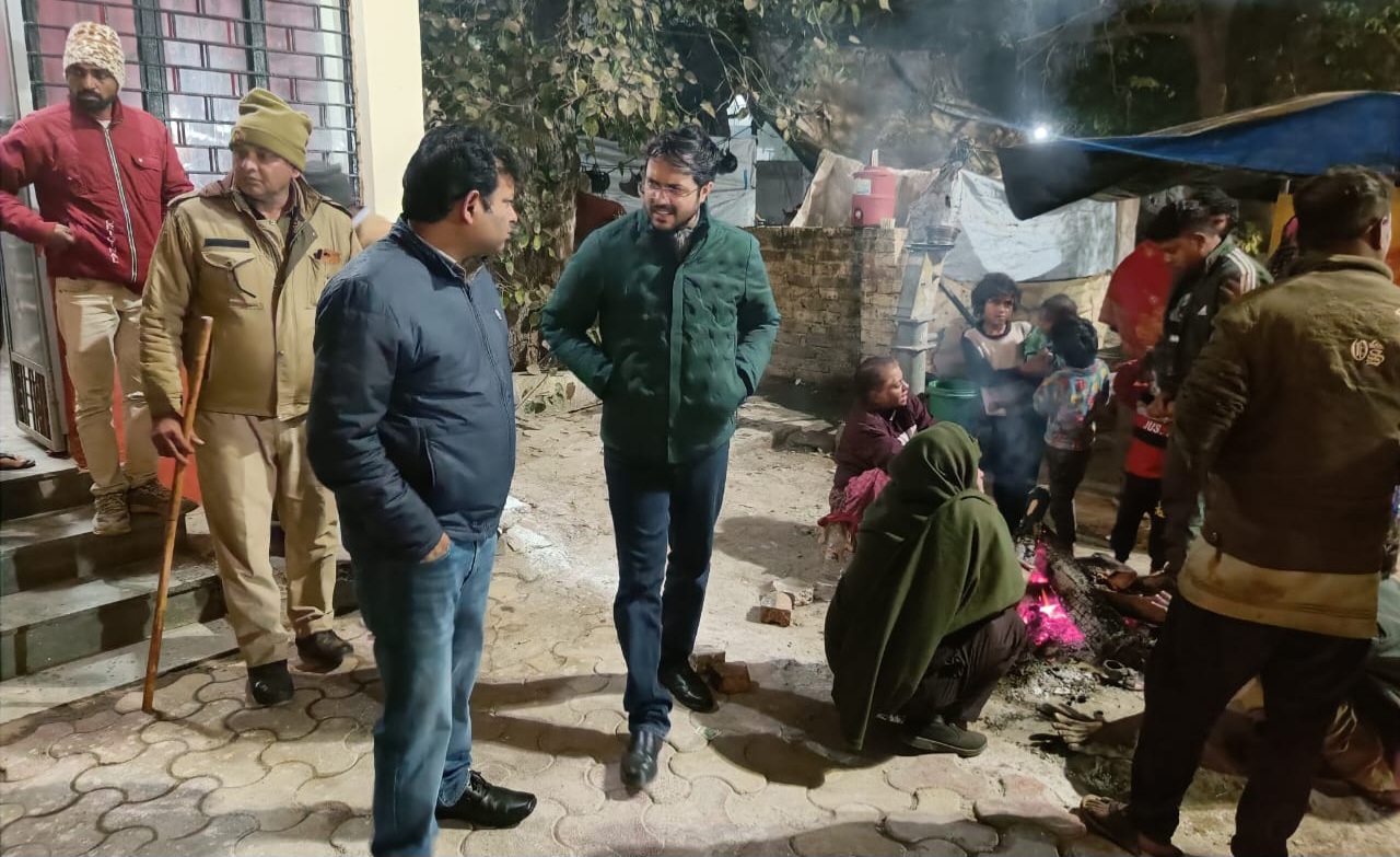 In Muzaffarnagar, authorities shifted homeless people sleeping on the roadside to night shelters due to the cold.