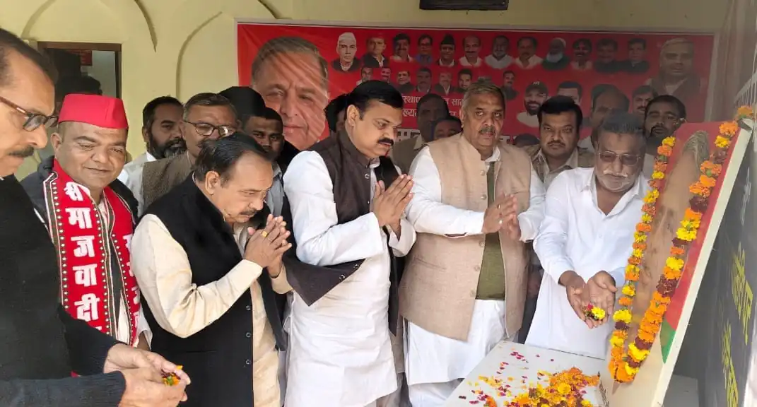 मुजफ्फरनगर सपा कार्यालय पर मुलायम सिंह को श्रद्धांजलि