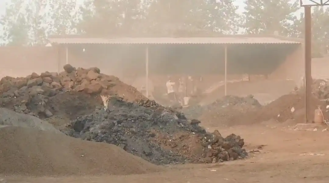 मुजफ्फरनगर में प्रदूषण, स्कूल अभी भी बंद, AQI गंभीर