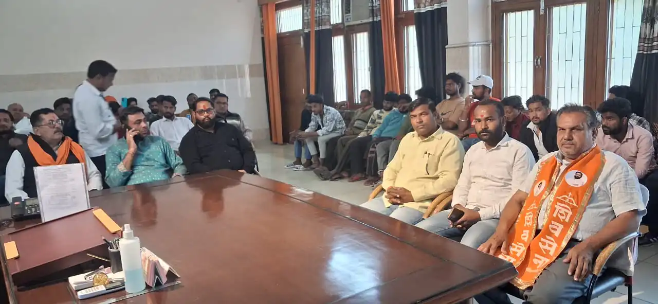 Shiv Sena submits memorandum to CM, demands increased security after Delhi blast