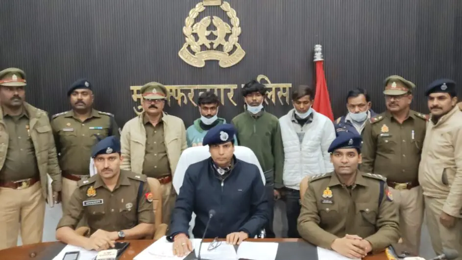Four arrested for theft from railway tracks with the intention of celebrating New Year's Eve; Muzaffarnagar police take action